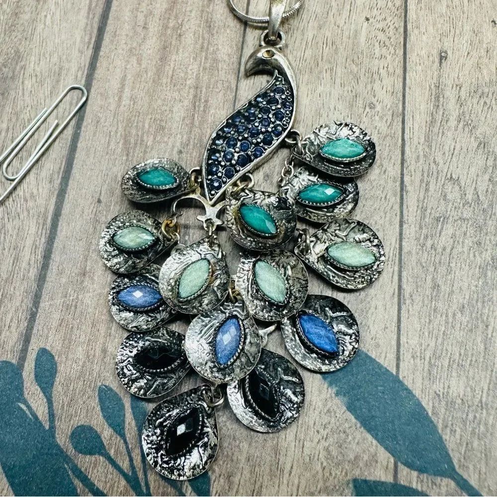 Silver Acrylic Crystal Articulated Peacock Necklace‎ B8